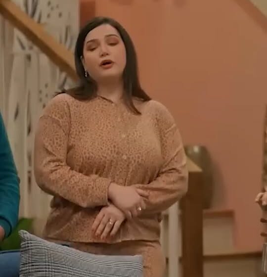 مقاطع فيديو ساخرة تنتقد الأوضاع السياسية والاجتماعية