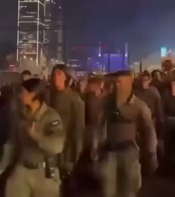 روايات موالية لإيران تحتفي بالهجمات على إسرائيل
