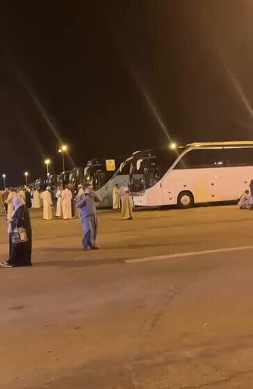 معاناة المعتمرين العراقيين العالقين على حدود السعودية
